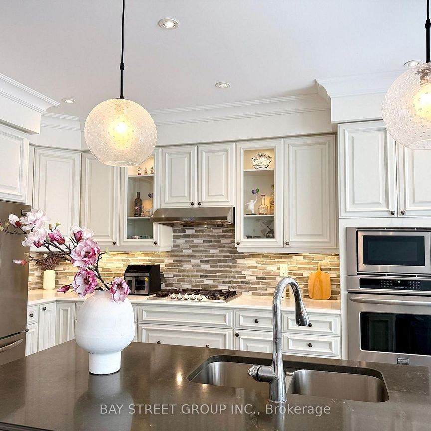 For Lease - 164 Beaveridge Avenue, Oakville, Ontario - Photo 1