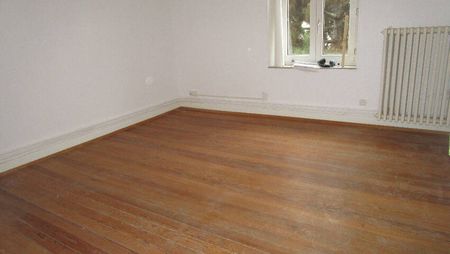 A LOUER 2 PIECES AVEC CUISINE EQUIPEE A 5 MINUTES DE LA GARE - Photo 4