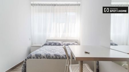 valencia, Valencian Community 46022 - Photo 4