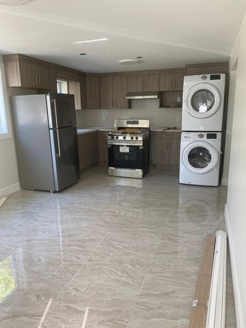 Ground Floor South Meridian Neighborhood 2 Bedrooms/1 Bathroom - Photo 3