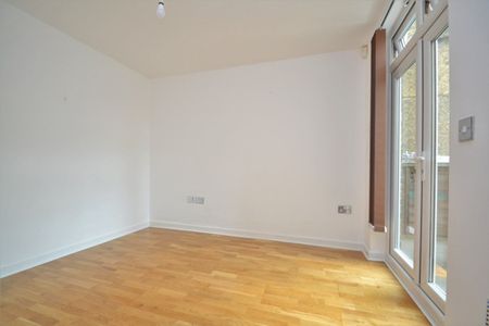 Springbank Road, London, SE13 - Photo 2