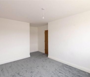 4 bedroom detached house to rent - Photo 3