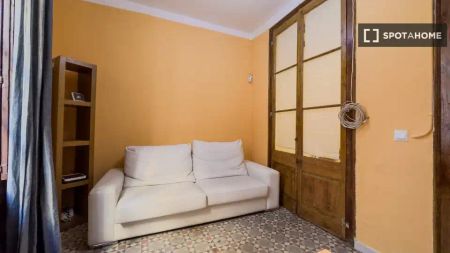 Piso de alquiler en El Raval - Photo 2