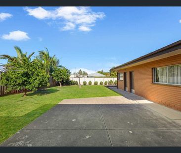 16 Avondale Avenue, St Albans, Vic 3021 - Photo 5