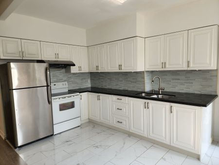 For Lease - 1075 Gerrard Street Unit# Upper floor, Toronto, Ontario - Photo 2