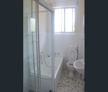 RECENTLY RENOVATED 2 BEDROOM APARTMENT - AVAILABLE NOW! - Photo 5