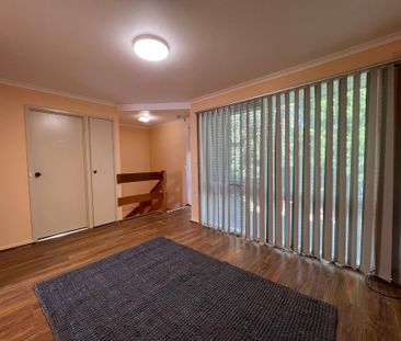 Townhouse with Central Location - Walk to Dandenong Station - Photo 5