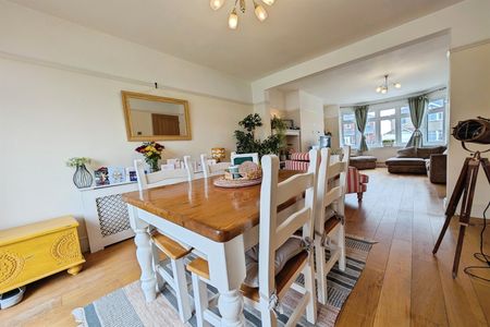 Stanton Road, SO15 - Photo 3