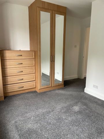 2 Bed End Terrace, Woodside Green, SE25 - Photo 5