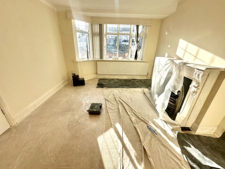Sherborne Avenue, Greater London, UB2 - Photo 3