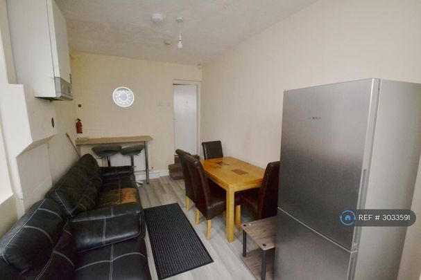 5 bedroom terraced house to rent - Photo 1