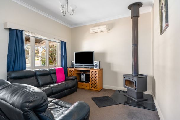 FULLY FURNISHED IN PICCADILLY! - Photo 1