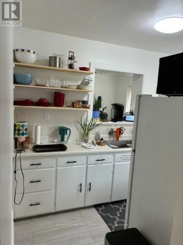 801 RITSON ROAD S - Photo 2