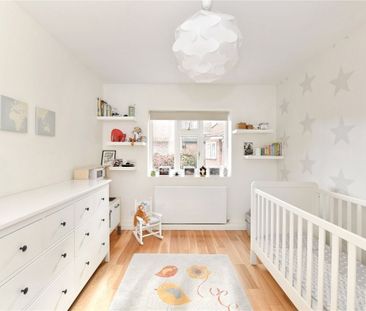 2 Bed Maisonette, East Lodge, N3 - Photo 3