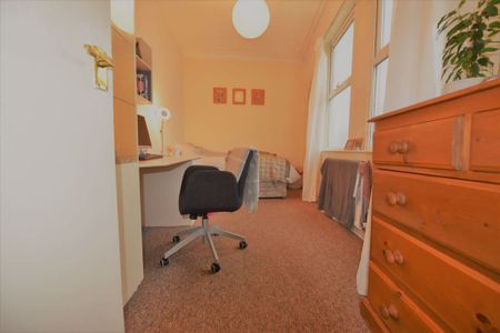 7 bedroom House in Archery Road (7 BED), Leeds - Photo 3