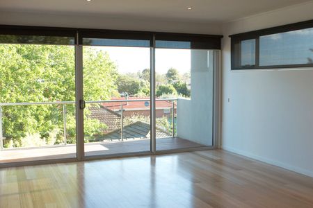 2 LEVELS, 2 BEDS, 2 BATHS, IN BOUTIQUE GROUP! - Photo 4