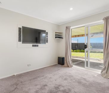 Stunning Home with Views - Photo 4