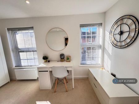 1 bedroom in a house share to rent - Photo 5