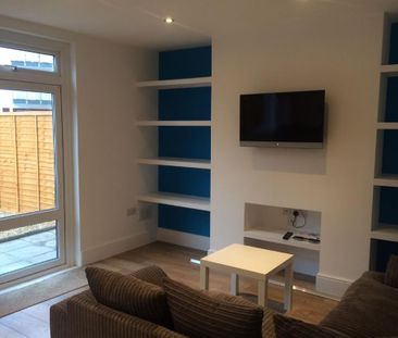 4 bedroom terraced house to rent - Photo 2