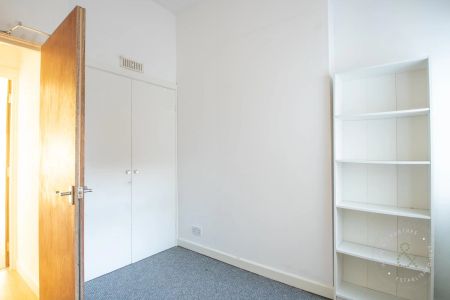 2 Bedroom Flat - Photo 5
