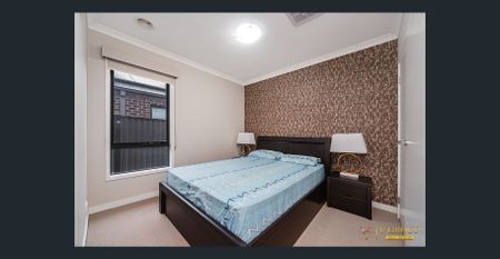 4-Bedroom Family Home in a Prime Craigieburn Location with a Solar System! - Photo 4