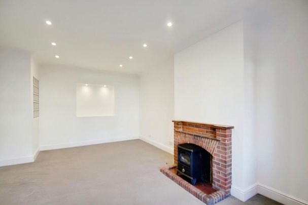 4 bedroom semi-detached house to rent - Photo 1