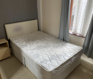 1 bedroom in a house share to rent - Photo 5