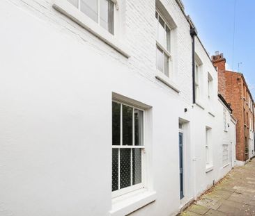 6 bedroom house to rent - Photo 1