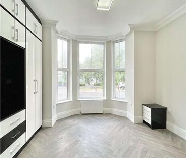 Raised Ground Floor, The Mall, Ealing Broadway, London, W5 - Photo 3