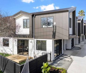 Delightful Townhouse in Dale Crescent - Photo 5