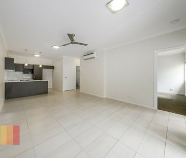MODERN 2 BEDROOM UNIT IN CENTRAL LOCATION - Photo 2