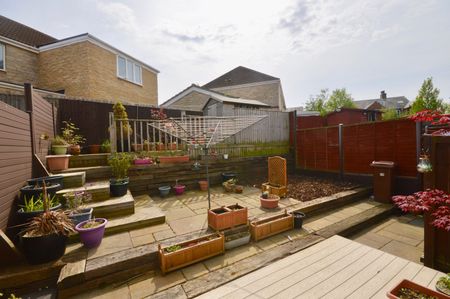 3 bedroom semi-detached house to rent - Photo 5