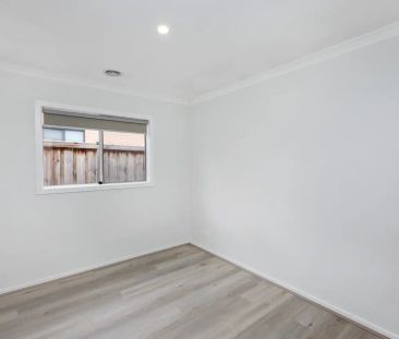 “4-Bedroom Family Home – Available Now!” - Photo 5