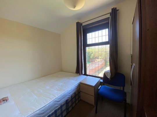 4 bedroom terraced house to rent - Photo 1