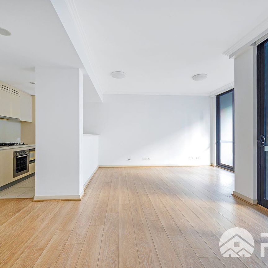 Modern 3-Bedroom Apartment in the Heart of Wentworth Point - Photo 1