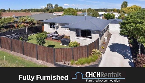 FULLY FURNISHED IMMACULATE FAMILY HOME - Photo 1