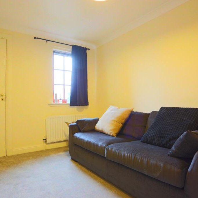 3 bedroom flat to rent - Photo 1