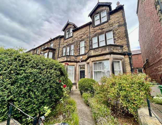 Mount Parade Room 8 - Photo 1