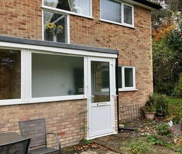 Furrows Pace, CR3, Property for rent - Photo 2