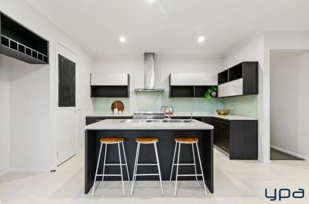 22 Tanoa Crescent, Point Cook VIC 3030 - Photo 2