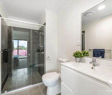 Modern Unit - Photo 3