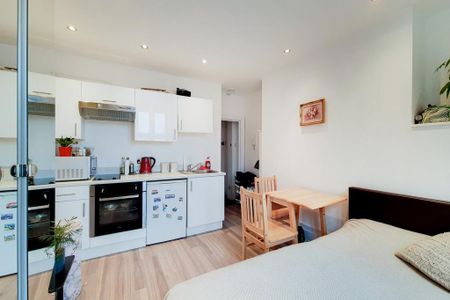 Studio to rent - Photo 2