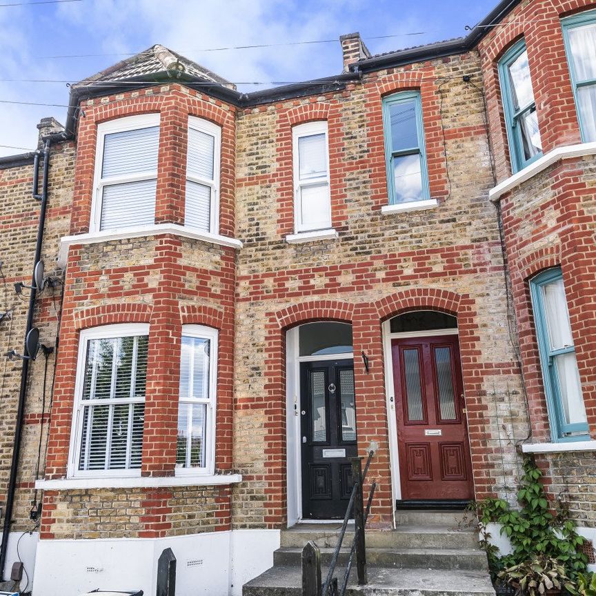 Queen Mary Road, Crystal Palace, Lodnon, SE19 - Photo 1