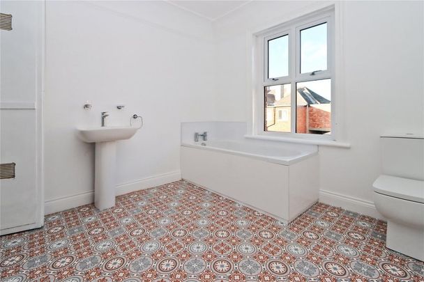 3 bedroom semi-detached house to rent - Photo 1