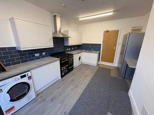 6 bedroom house share to rent - Photo 1