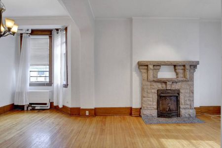 For Rent – 2 Bedroom - Photo 3