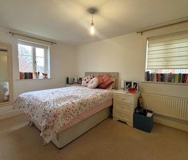 Sandy Lane, Woking, Surrey, GU22 - Photo 5