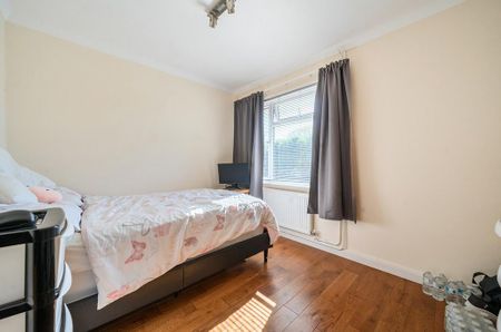 5 bedroom detached house to rent - Photo 3