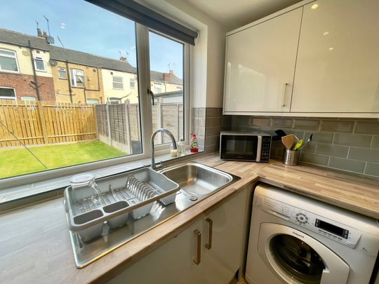 2 bedroom terraced house to rent - Photo 1