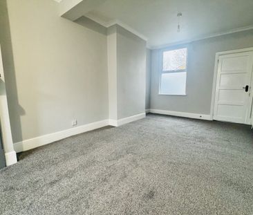 Cromwell Road - Photo 2